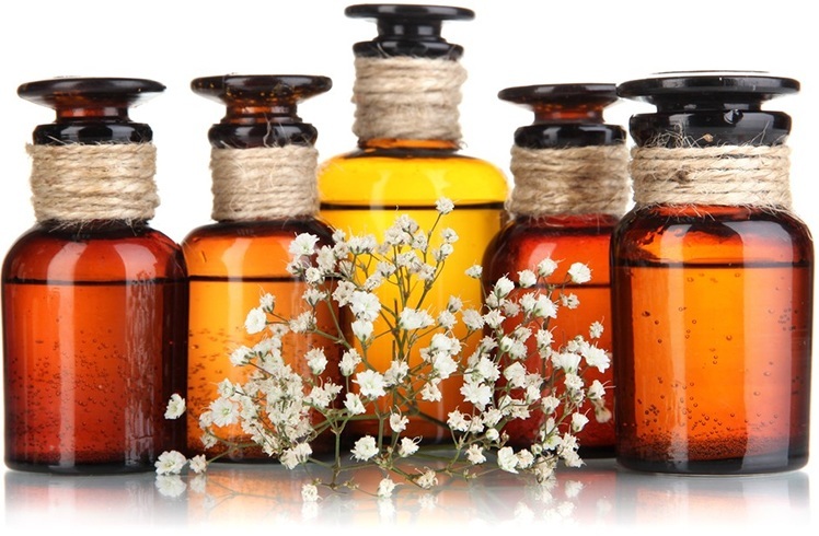 5 Essential Aromatherapy Bath Oils That Help Beat Anxiety