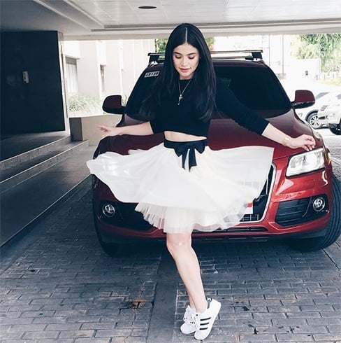 Anne Curtis Smith in White Sneakers
