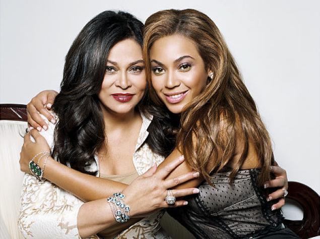 Fashion Ladies Tribute Beyonce Knowles and Tina Knowles