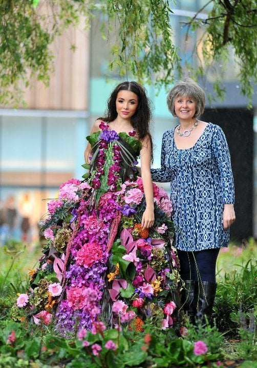 interflora-real-flower-dress