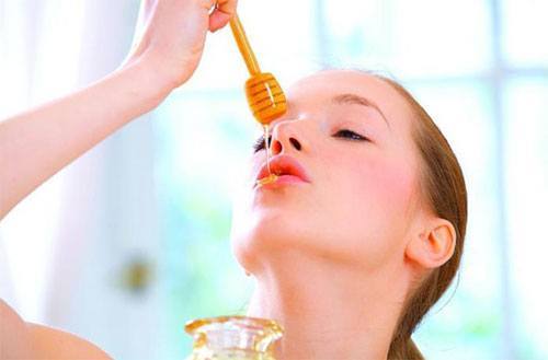 honey-for-cracked-lips honey for cracked lips