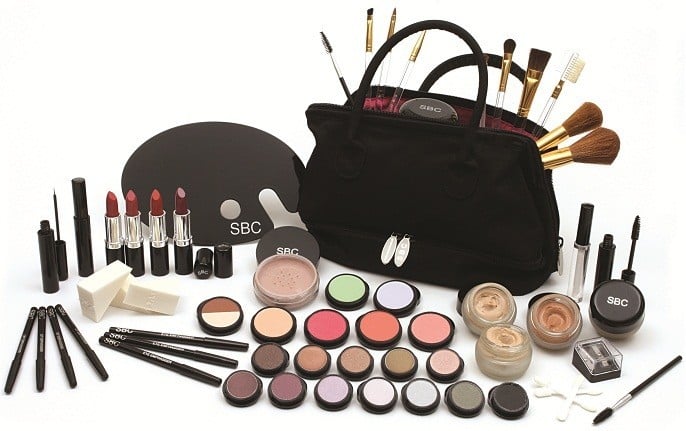managing-make-up-kit managing makeup kit