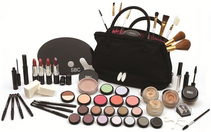 managing makeup kit