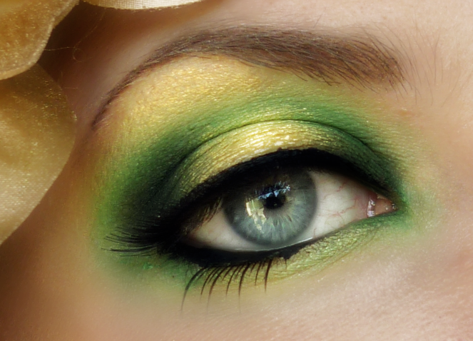 Green gold eye makeup