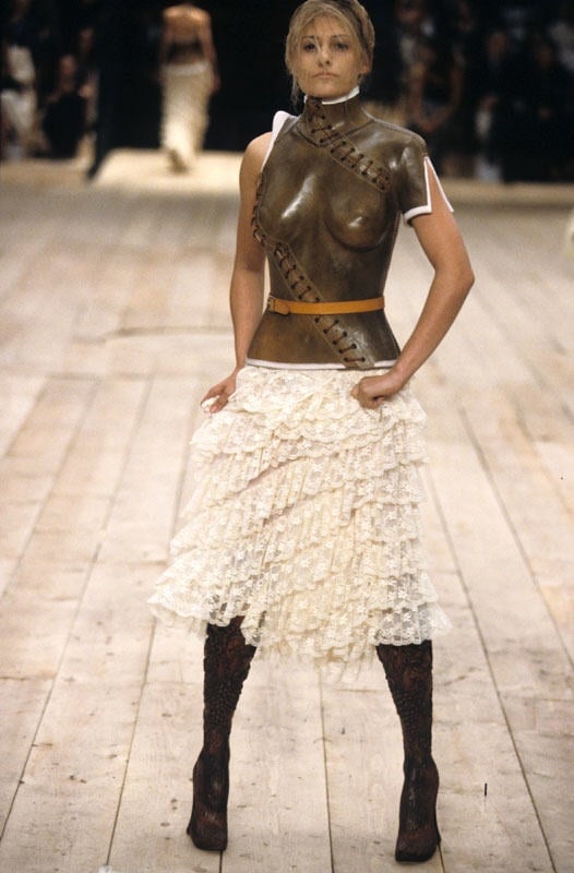 aimee mullins alexander mcqueen catwalk 1998