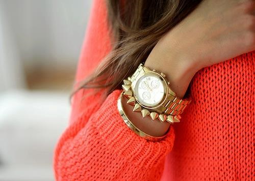 fashionable watch for womens