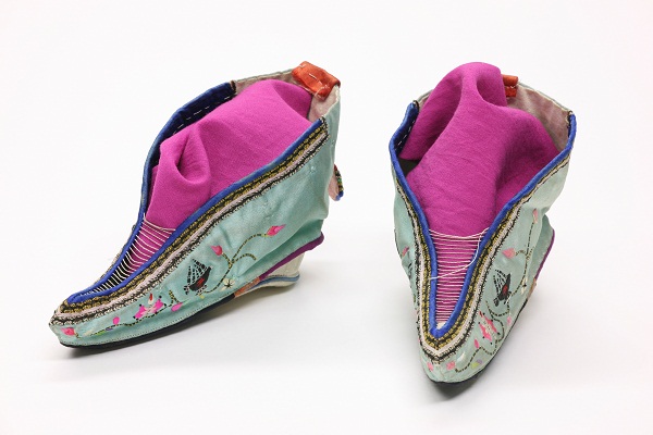 Foot binding lotus shoes