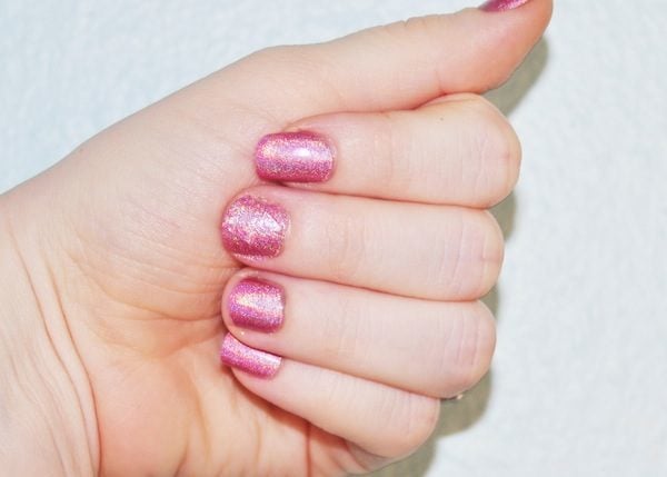 How to Fix a Broken or Torn Nail How to Fix a Broken or Torn Nail