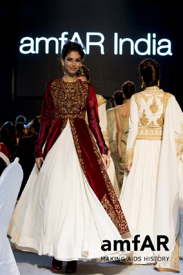 Rohit Bal design with Azva jewelry at Gold Fashion Show