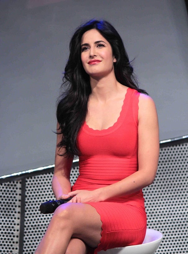 katrina kaif in launch of dhoom 3 merchandise