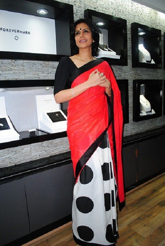 mandira bedi in masaba gupta dotted saree