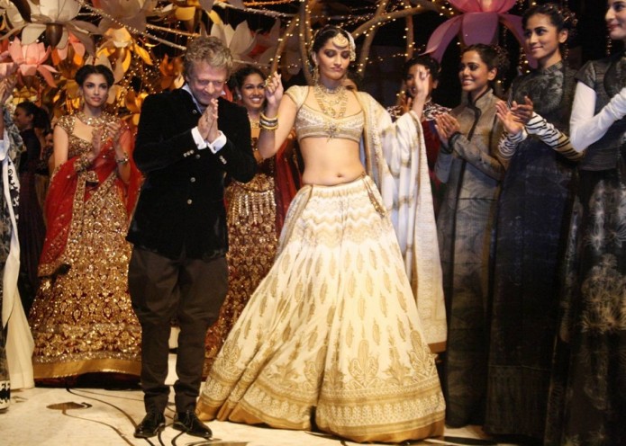 Sonam kapoor at aamby valley india bridal fashion
