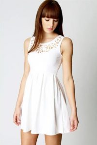 outfits for women with broad shoulders