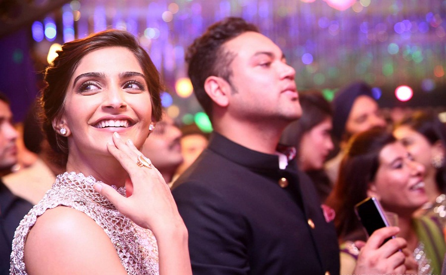 Sonam-Kapoor-Ahana-Wedding-Reception