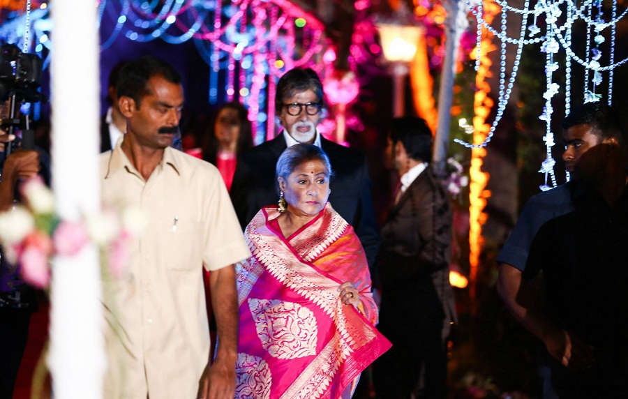 Jaya-bachchan-ahana-deol-reception