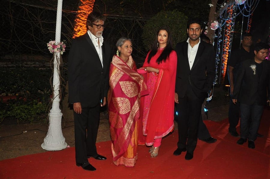 bachchan-family-at-ahana-deol-wedding-pic1