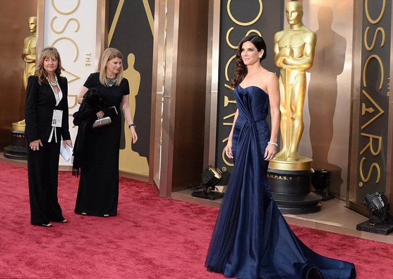 sandra-bullock-oscars-2014-red-carpet