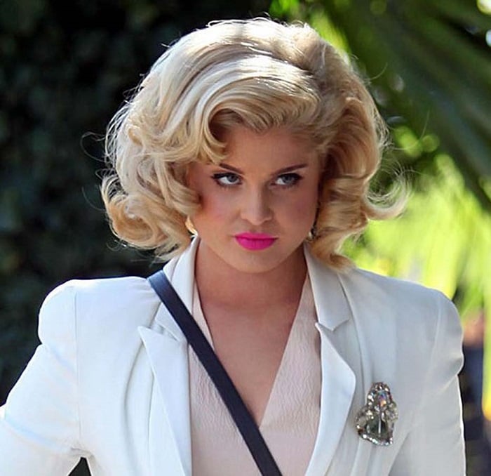 kelly-osbourne-channels-marilyn-monroe-hairstyle