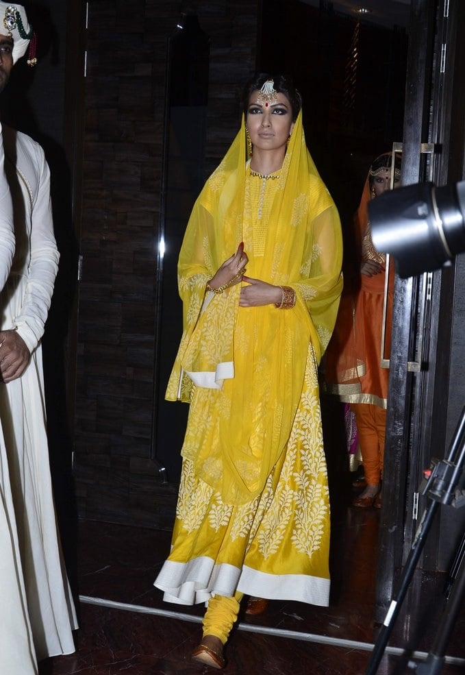 shraddha-kapoor-walks-for-rohit-bal-jabong