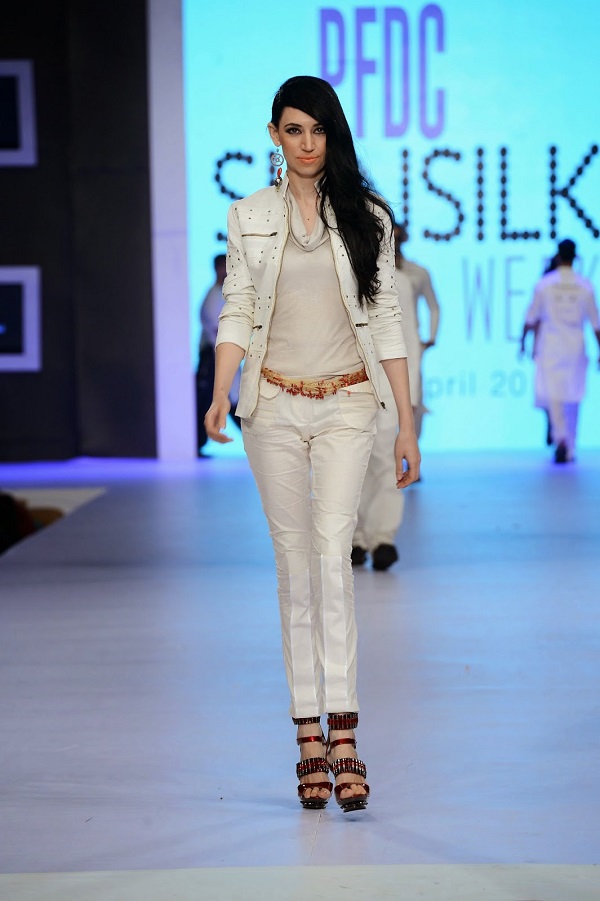 PFDC-sunsilk-fashion-week-The-House-of-Arsalan-Iqbal-white 3