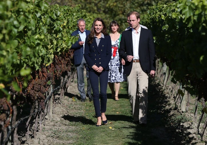 kate-middleton-zara-blazer-gap-shirt-new-zealand-winery-w724