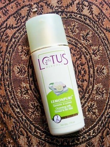 Lotus Herbals Lemonpure Cleansing Milk