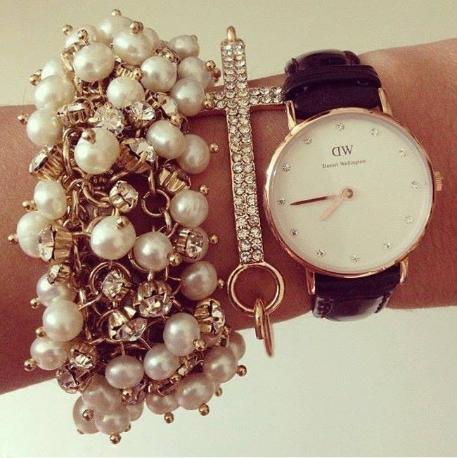 Layered pearl bracelets for wrists