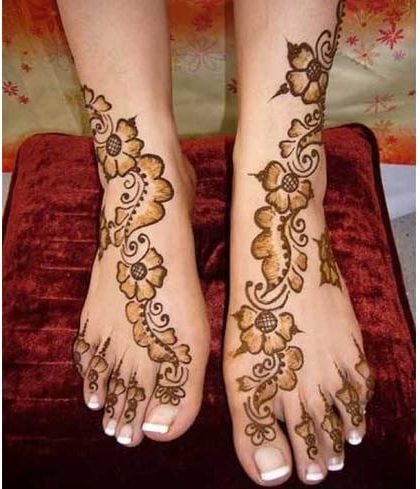 Mehndi design for legs