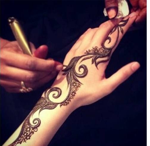 Simple mehndi design for eid