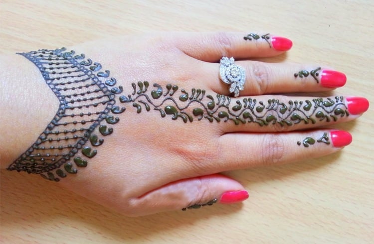 Simple mehndi designs