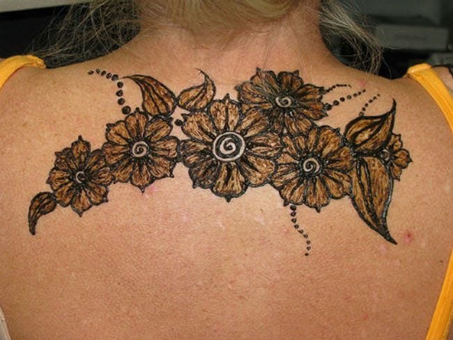 mehndi near neck
