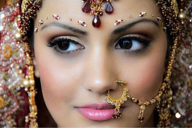 Gujarati Bridal Hairstyle and Bridal Makeup