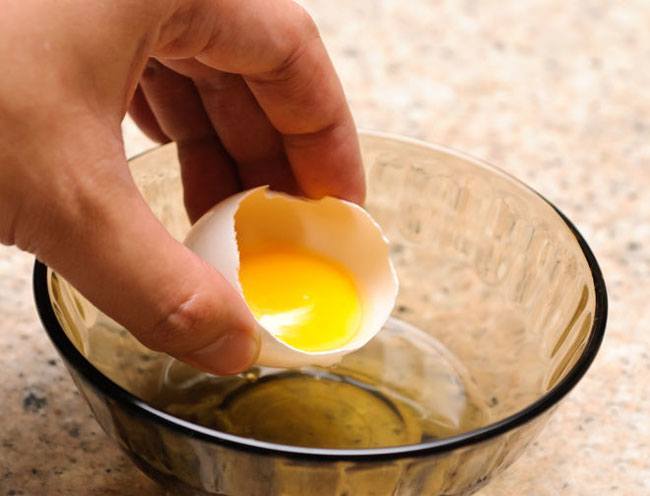 Raw egg yolks peanuts