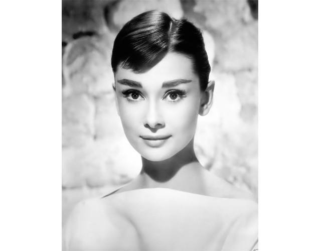 Audrey-Hepburn-being-fitted-by-Givenchy-28