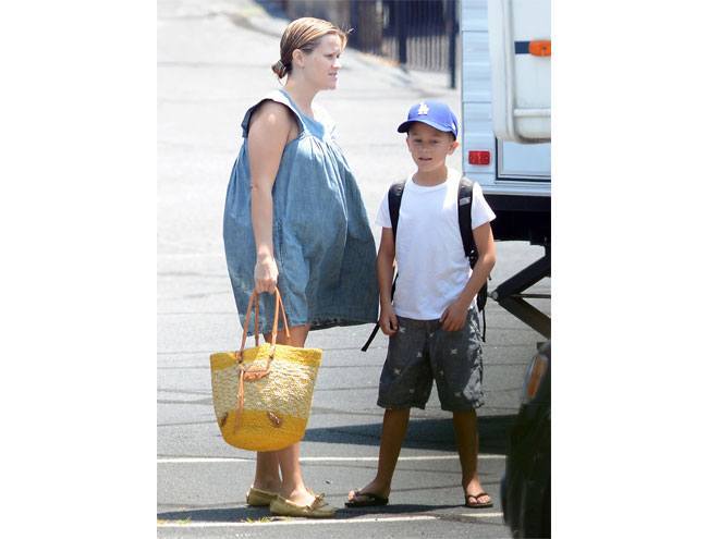 Reese Witherspoon in a casual denim dress