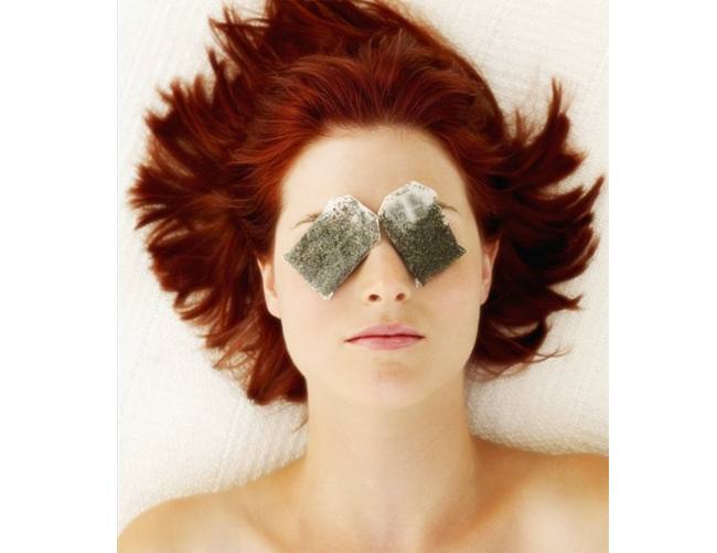 Tea-bags-to-heal-eye-bags