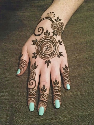 Round Mehendi Designs