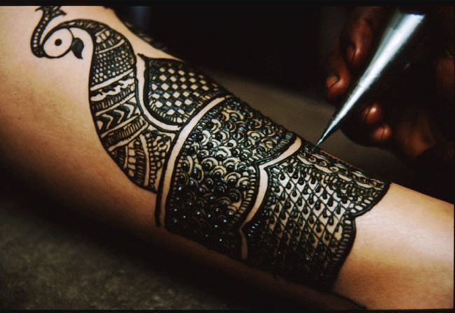 significance of mehndi in Indian marriages