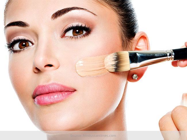 Golden Tips from Celebrity Makeup Artists on Foundation
