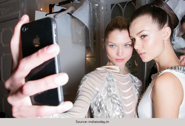 Top 6 Selfie Makeup Tips: Try these Tricks to Look Beautiful in Pictures