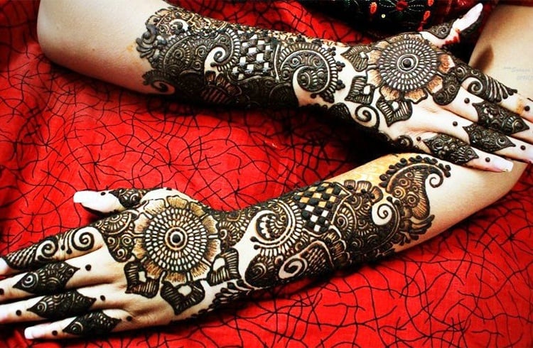 25 Marwari Mehndi Designs für Hände und Füße  