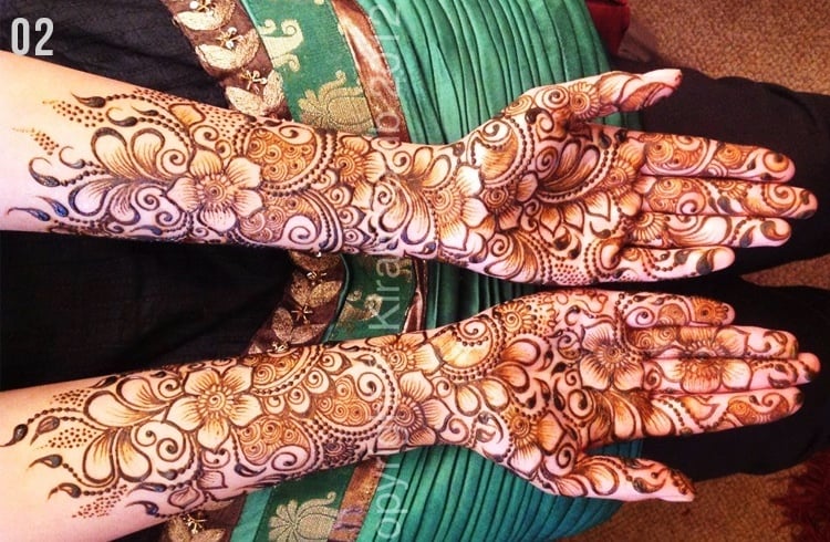 Marwari flower mehndi design.