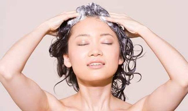 choose a moisturizing shampoo and conditioner