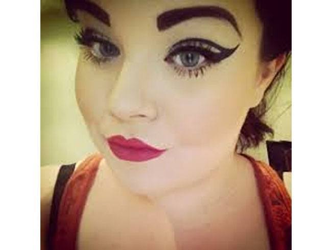 Rounded Eyebrows