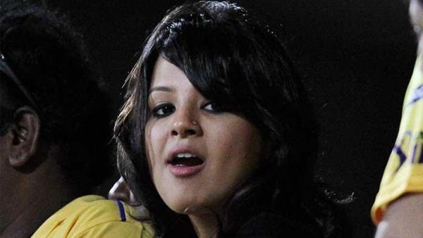 Sakshi Dhoni is Style And Grace Defined