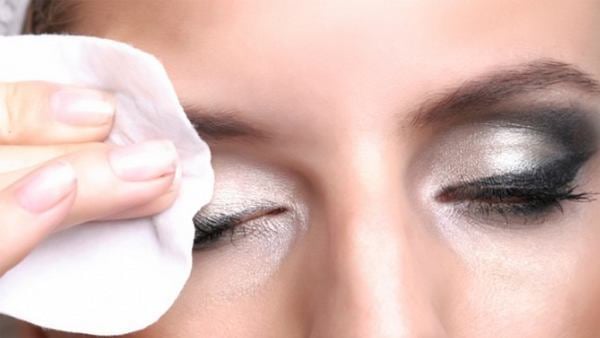 Best Eye Makeup Removers available in India