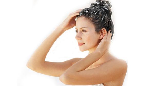 How To Exfoliate Your Scalp at Home