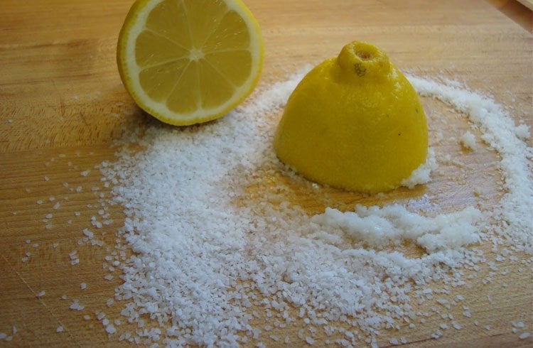 لیمو و نمک برای محو کردن تاتو