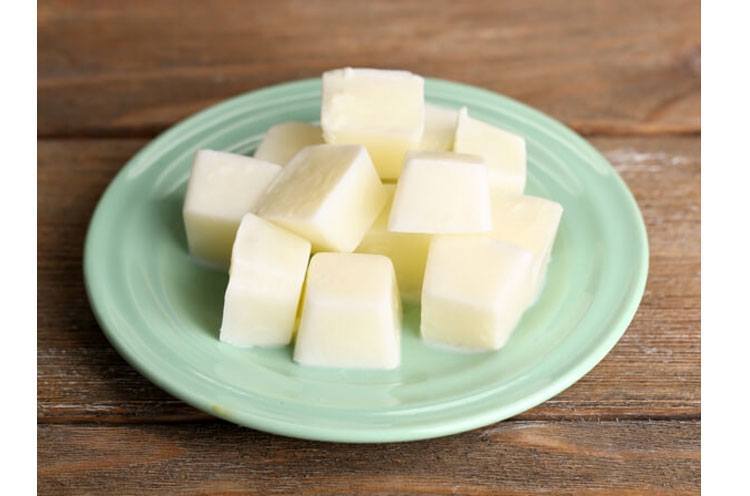Glowing Skin With Milk Ice Cubes