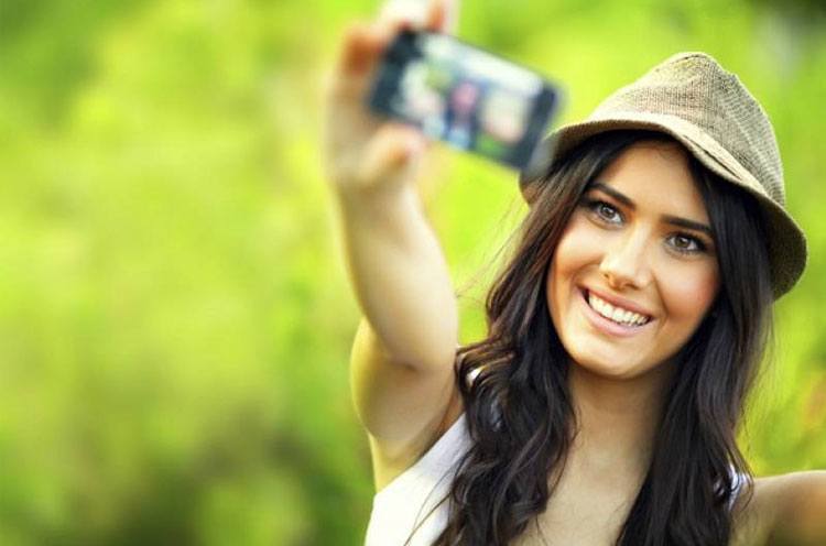 Selfies Prove You Are a Girly Girl!